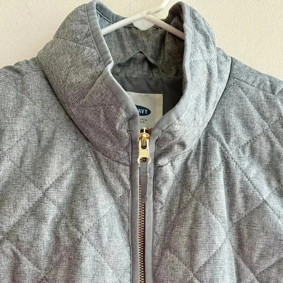 Old Navy Grey Quilted Vest, Gray Outdoor Vest, Puffer Vest, Size Large - Picture 7 of 16